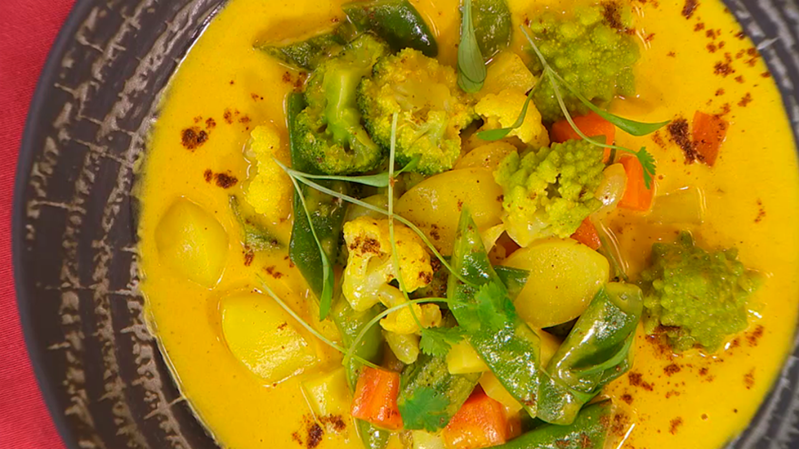 Cómo cocinar un curry vegano lleno de sabor