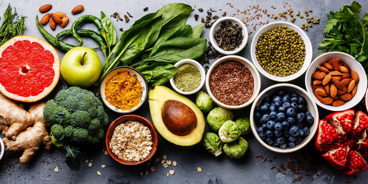 Superalimentos veganos para mejorar tu bienestar