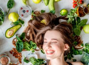 Alimentos veganos para mejorar la salud de tu cabello: